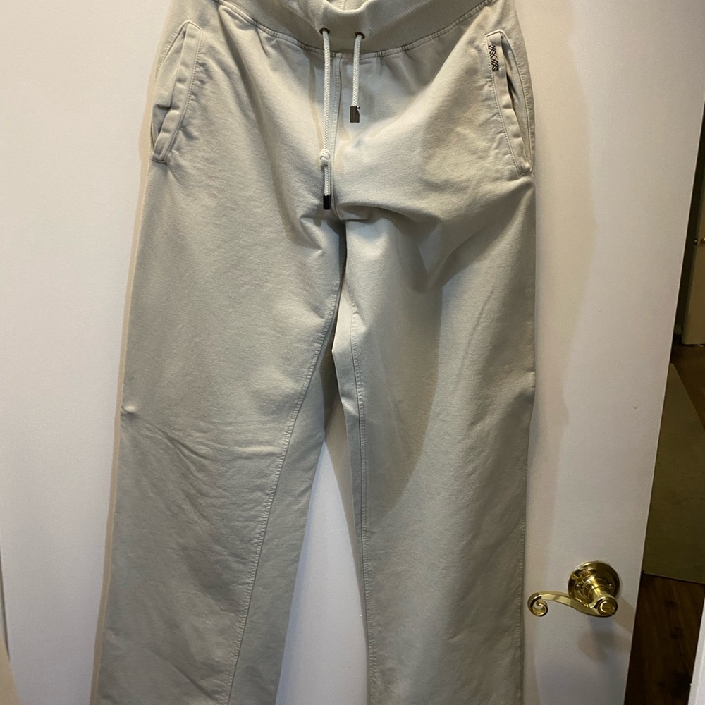 Burberry pants size small